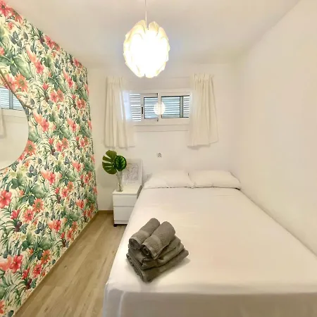 Con Piscina Y Garaje, Playa A 10 Min Appartamento